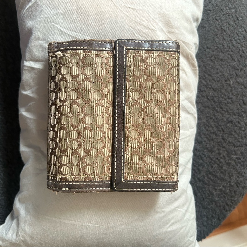 Vintage Coach SoHo Canvas Monogram Brown Wallet with Buckle - Picture 8 of 12